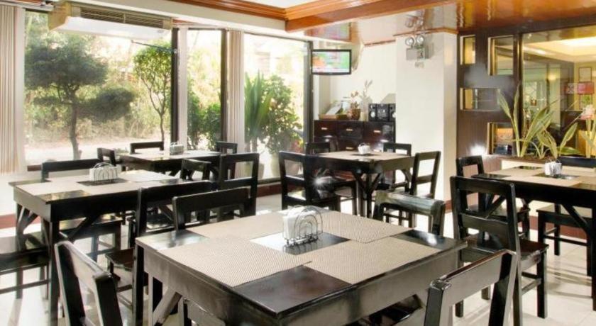 Vest Grand Suites Panglao Exterior foto