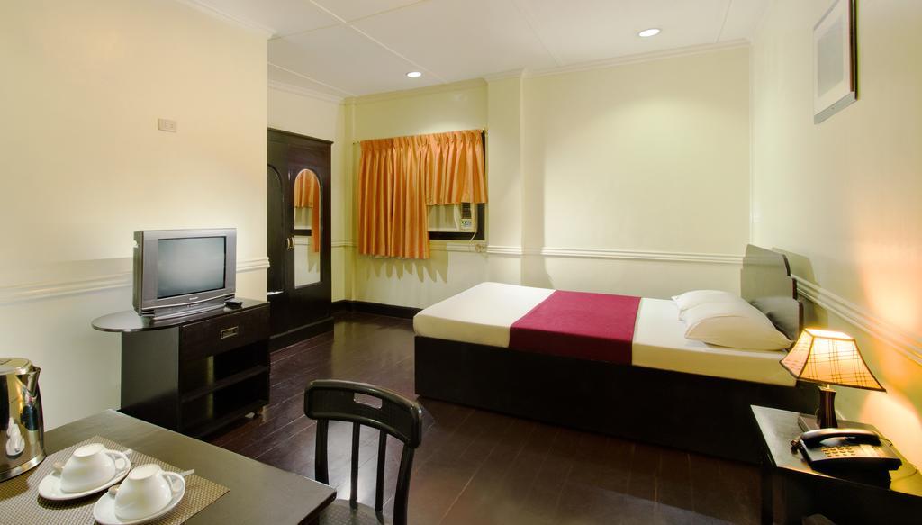 Vest Grand Suites Panglao Zimmer foto